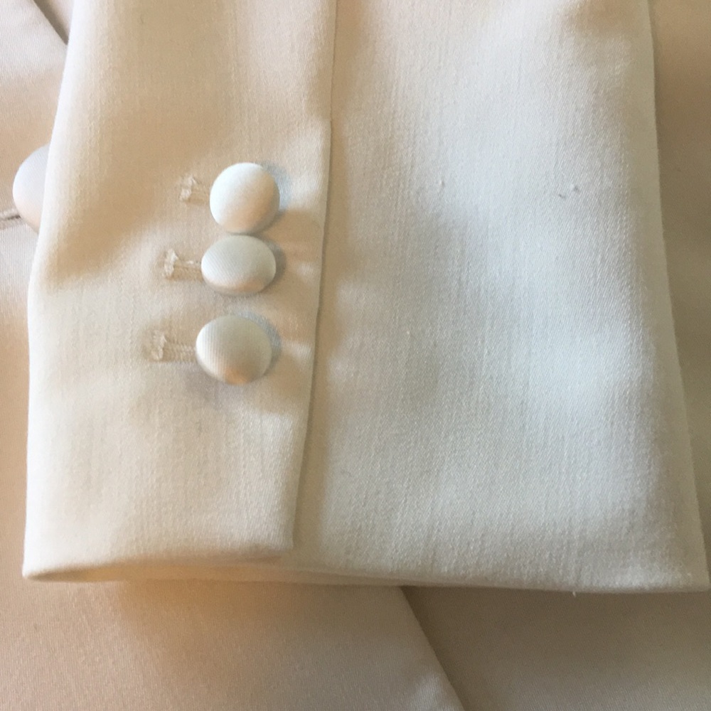 Blazer - Picture 3 of 5